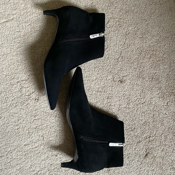 Black suede ankle boots - Picture 3 of 5